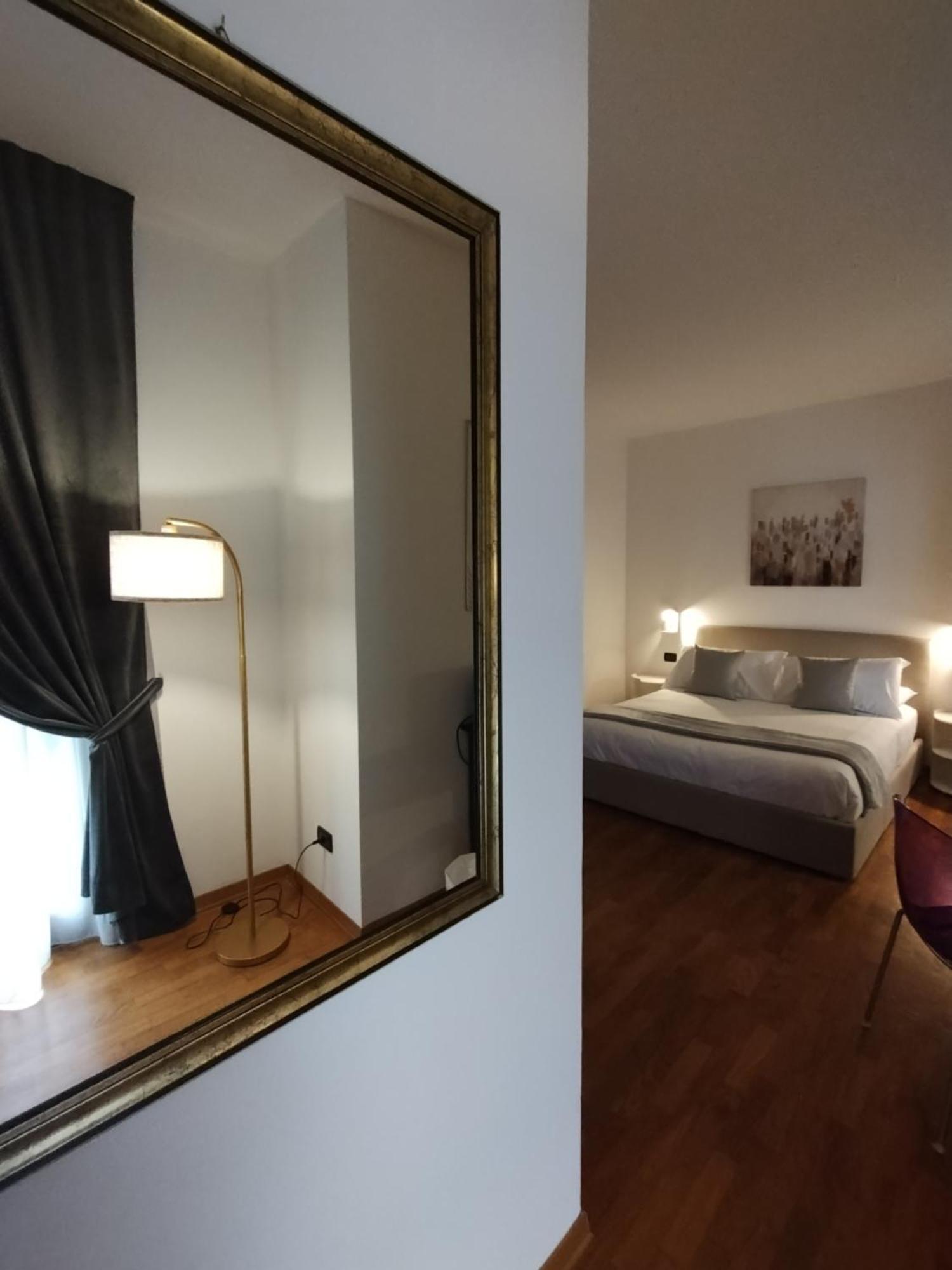 Palazzo Cusani Charming Rooms Vercelli Dış mekan fotoğraf