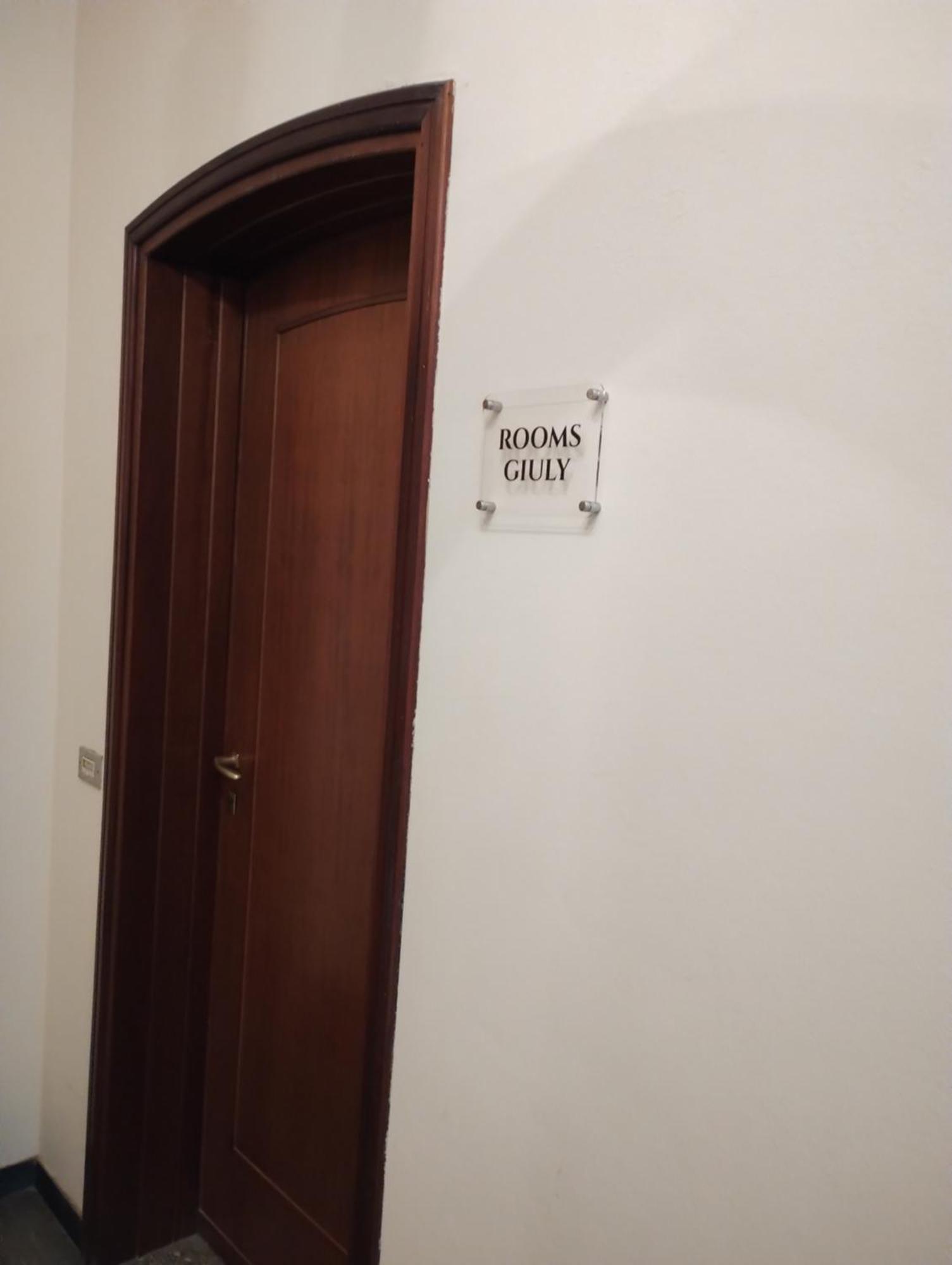 Palazzo Cusani Charming Rooms Vercelli Dış mekan fotoğraf