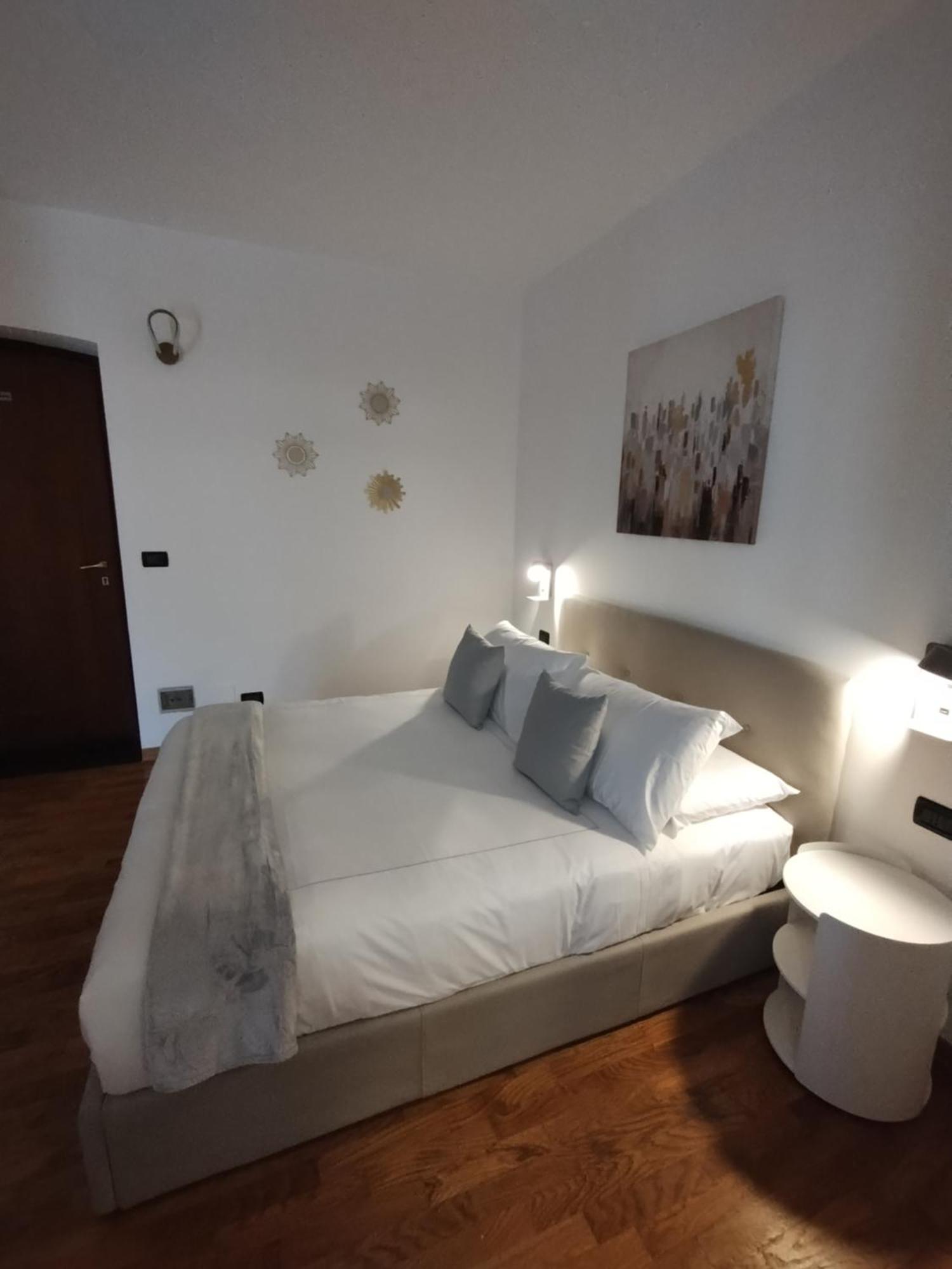 Palazzo Cusani Charming Rooms Vercelli Dış mekan fotoğraf