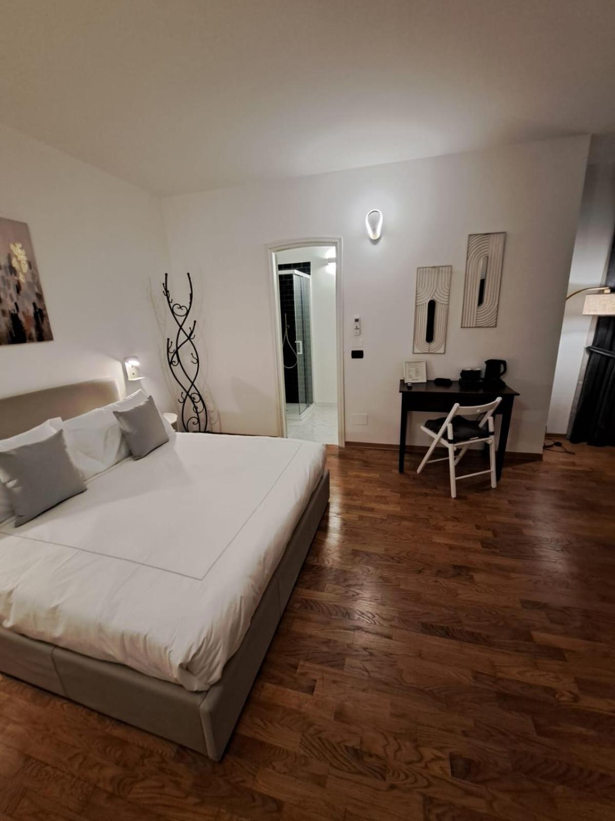 Palazzo Cusani Charming Rooms Vercelli Dış mekan fotoğraf